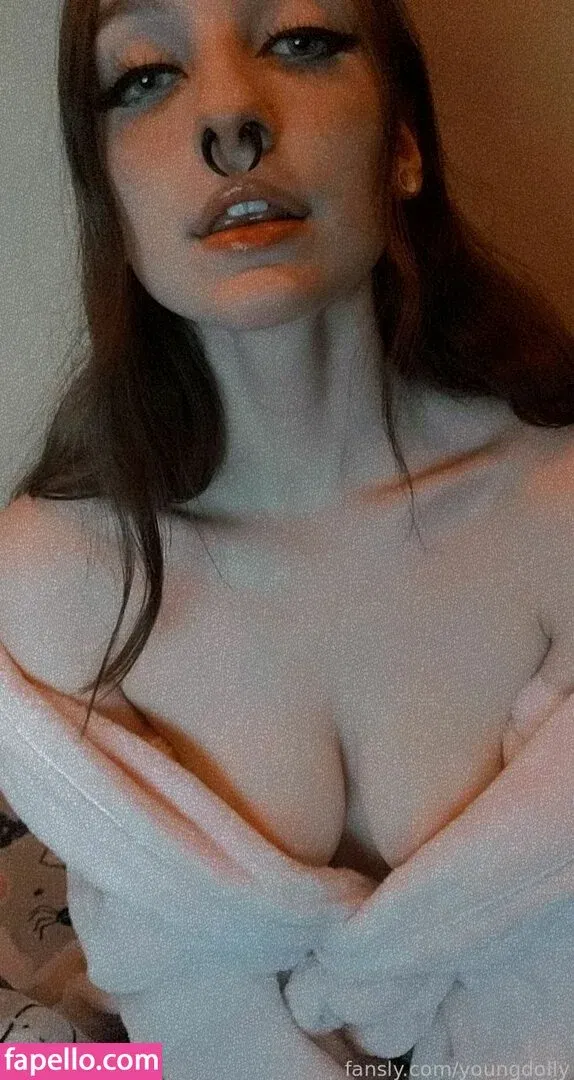 youngdolly Onlyfans Photo Gallery 