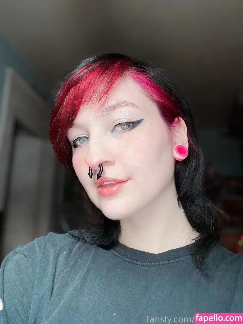 youngdolly Onlyfans Photo Gallery 