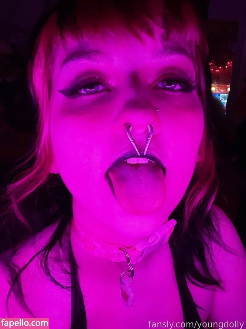 youngdolly Onlyfans Photo Gallery 