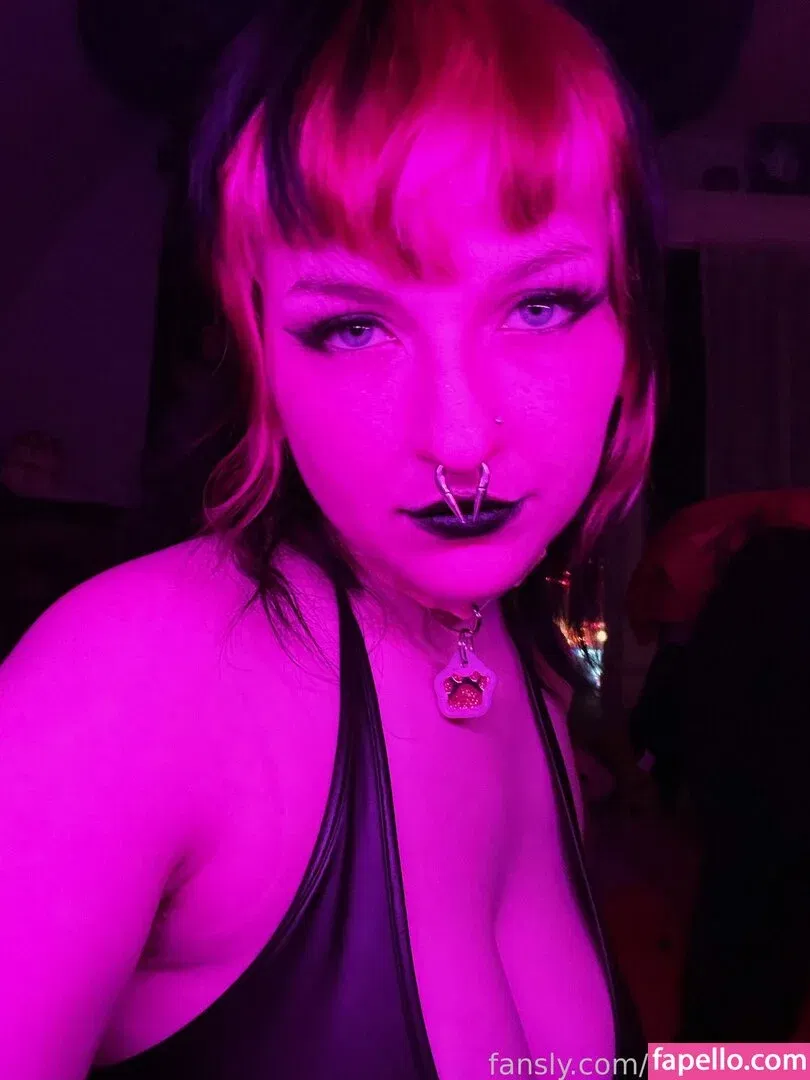 youngdolly Onlyfans Photo Gallery 