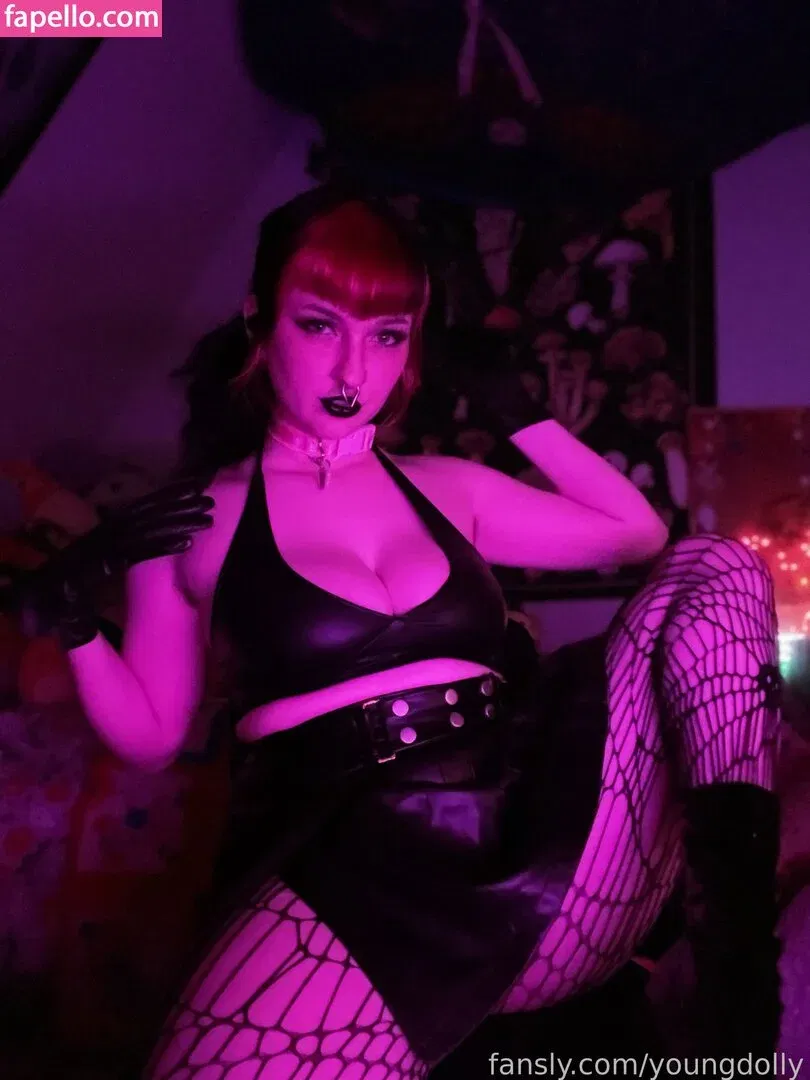 youngdolly Onlyfans Photo Gallery 