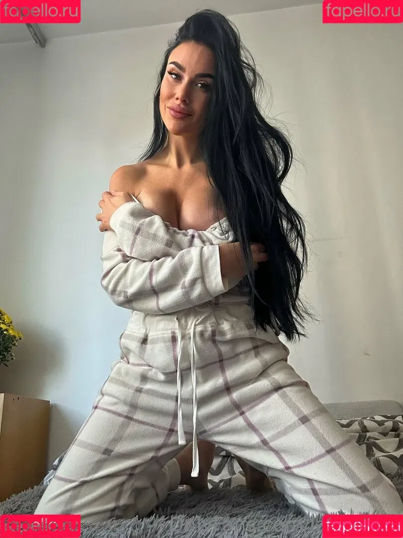alinaboobs Onlyfans Photo Gallery 