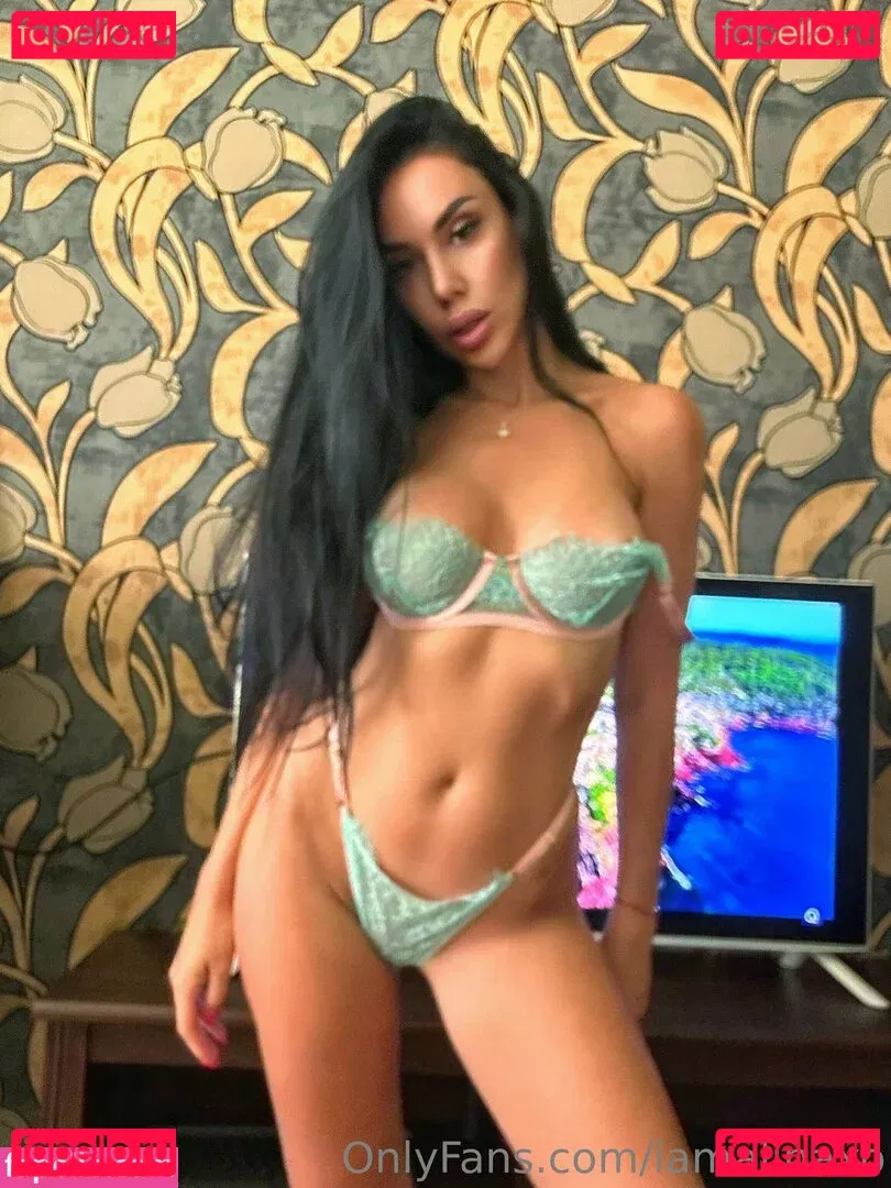 alinaboobs Onlyfans Photo Gallery 