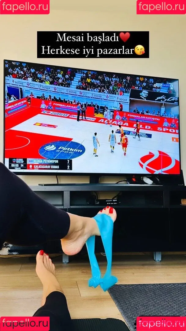 Hande Sarıoğlu Onlyfans Photo Gallery 