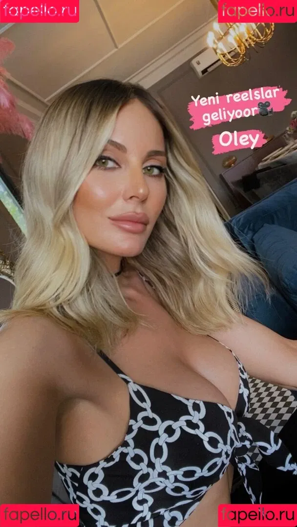 Hande Sarıoğlu Onlyfans Photo Gallery 