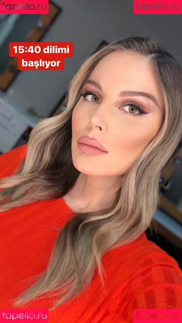 Hande Sarıoğlu Onlyfans Photo Gallery 
