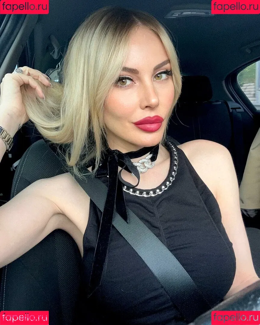 Hande Sarıoğlu Onlyfans Photo Gallery 