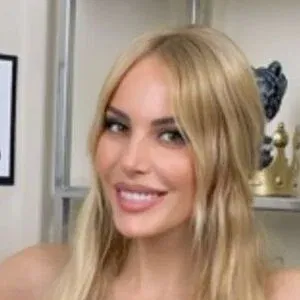 Hande Sarıoğlu Onlyfans Photo Gallery 