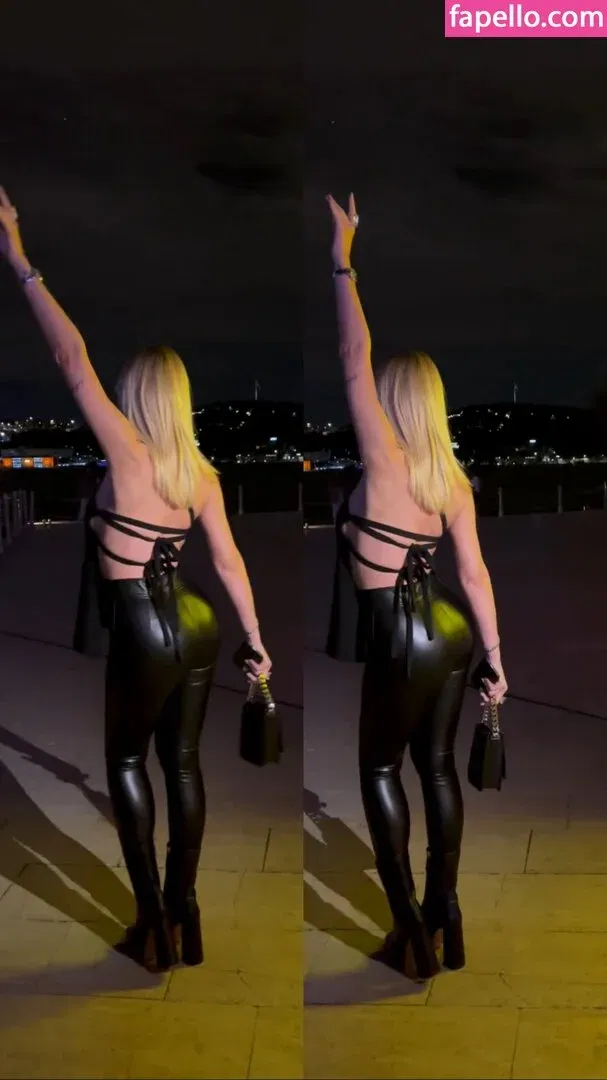 Hande Sarıoğlu Onlyfans Photo Gallery 