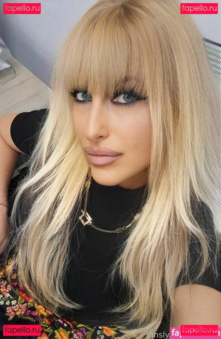 Catinca Onlyfans Photo Gallery 