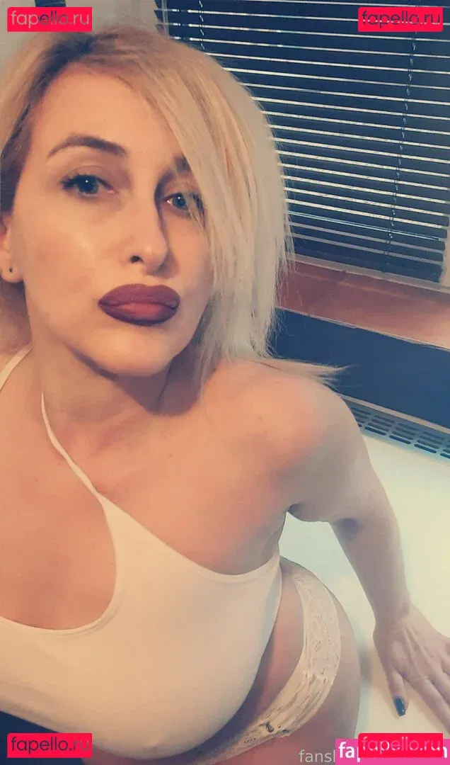 Catinca Onlyfans Photo Gallery 