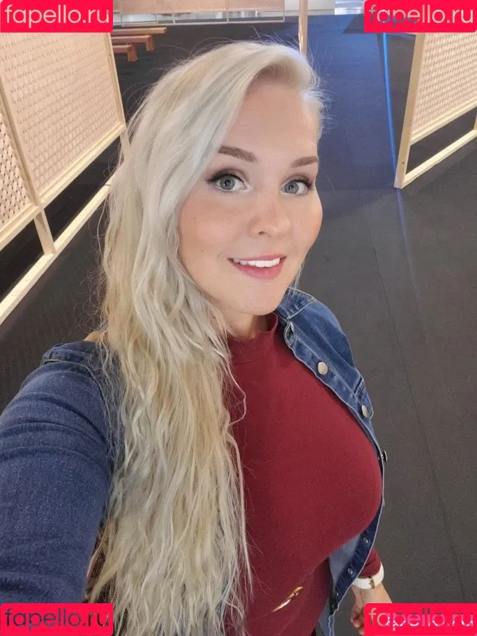 Emilia Linden Onlyfans Photo Gallery 