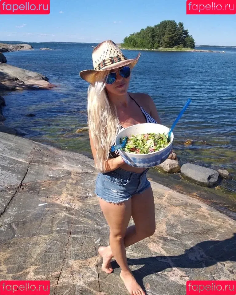 Emilia Linden Onlyfans Photo Gallery 