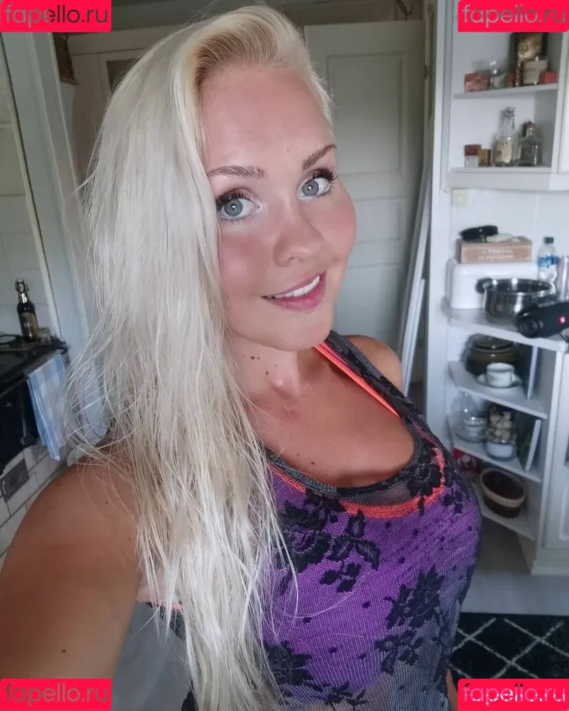 Emilia Linden Onlyfans Photo Gallery 