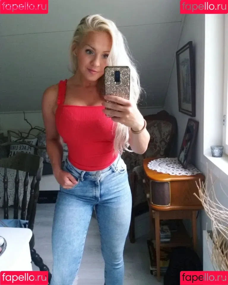 Emilia Linden Onlyfans Photo Gallery 