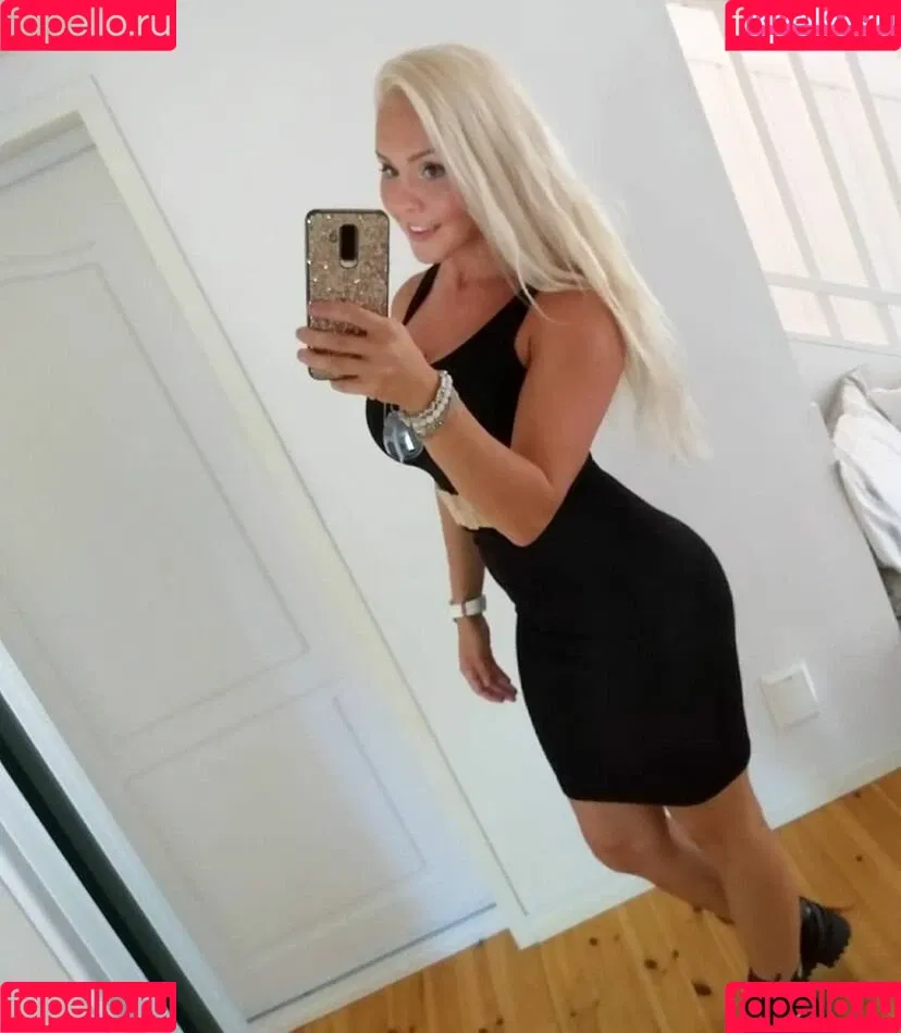Emilia Linden Onlyfans Photo Gallery 