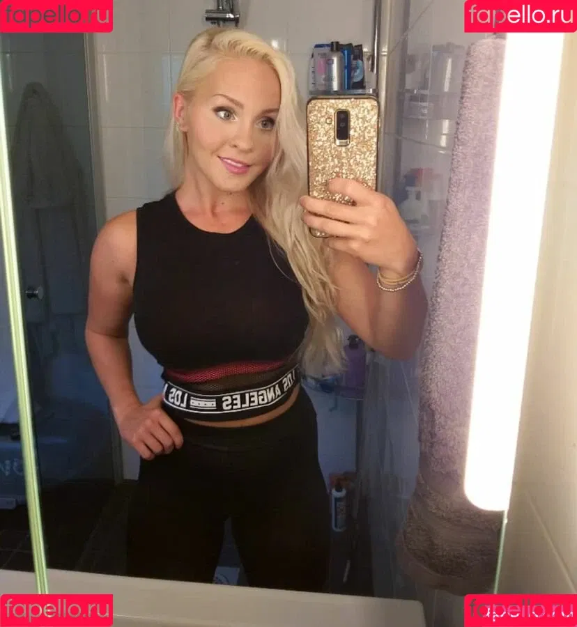 Emilia Linden Onlyfans Photo Gallery 