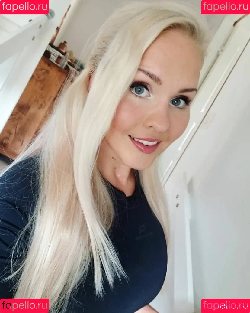 Emilia Linden Onlyfans Photo Gallery 