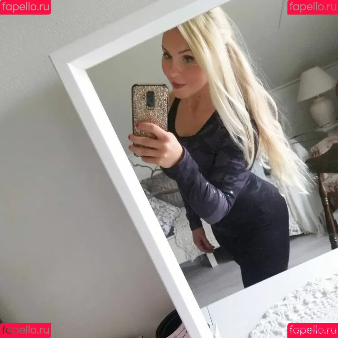 Emilia Linden Onlyfans Photo Gallery 