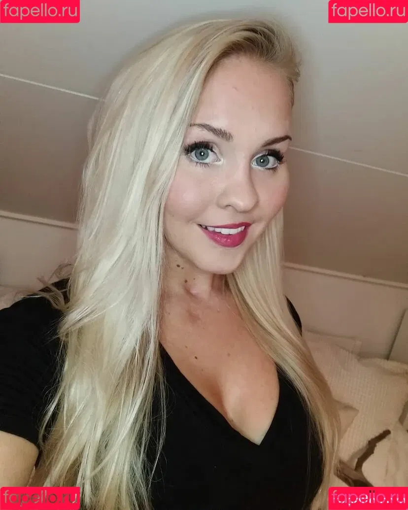 Emilia Linden Onlyfans Photo Gallery 