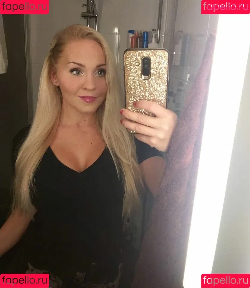 Emilia Linden Onlyfans Photo Gallery 