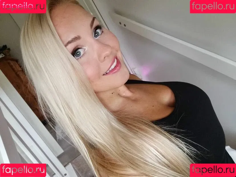 Emilia Linden Onlyfans Photo Gallery 