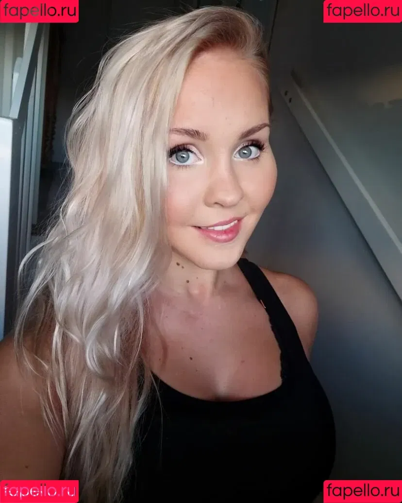 Emilia Linden Onlyfans Photo Gallery 