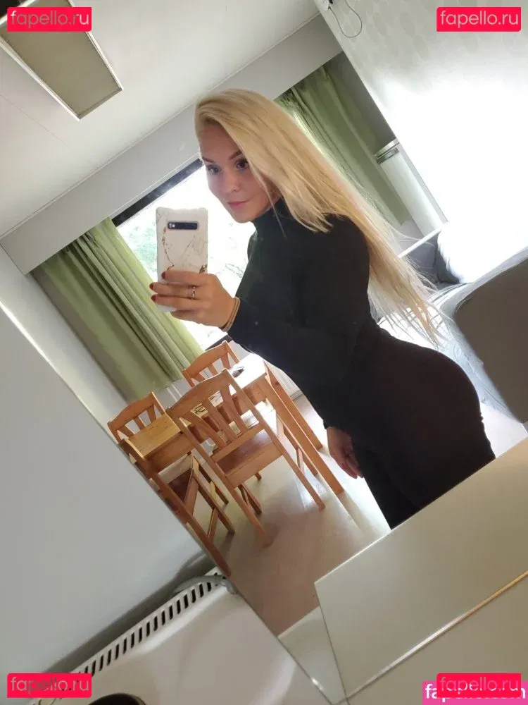 Emilia Linden Onlyfans Photo Gallery 