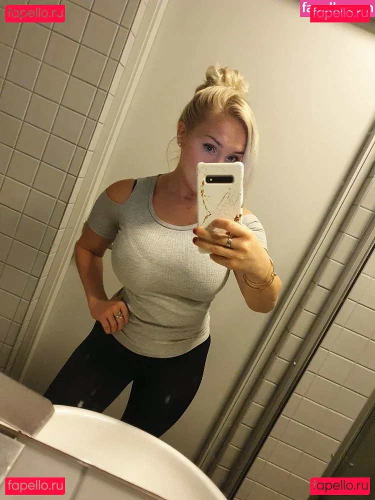 Emilia Linden Onlyfans Photo Gallery 