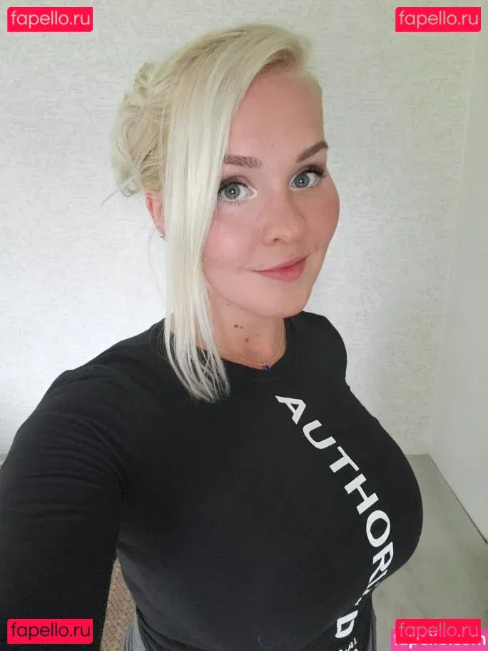 Emilia Linden Onlyfans Photo Gallery 
