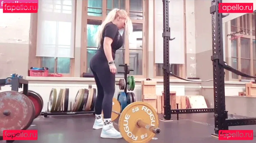 Emilia Linden Onlyfans Photo Gallery 