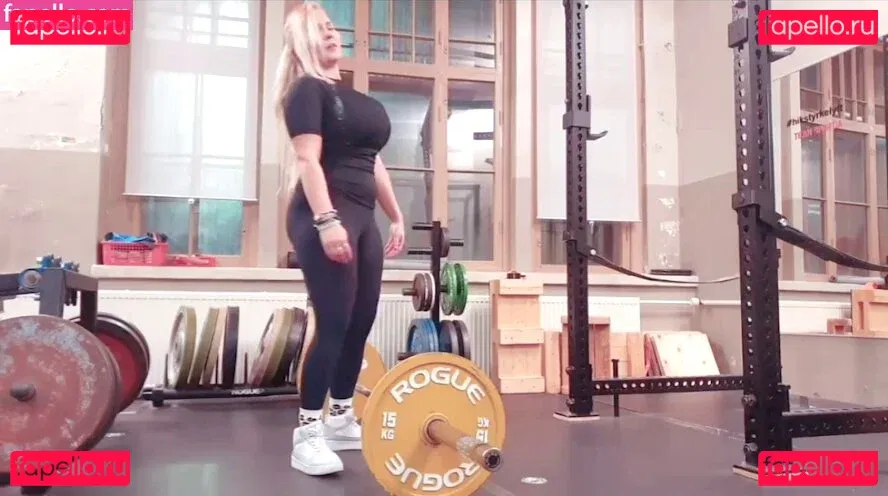 Emilia Linden Onlyfans Photo Gallery 