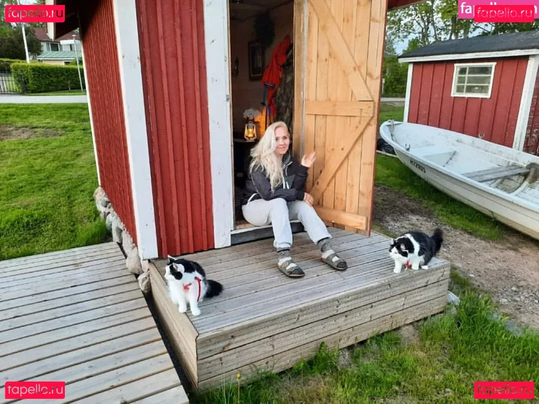 Emilia Linden Onlyfans Photo Gallery 