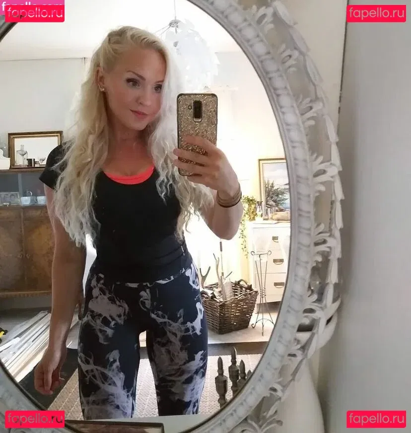 Emilia Linden Onlyfans Photo Gallery 