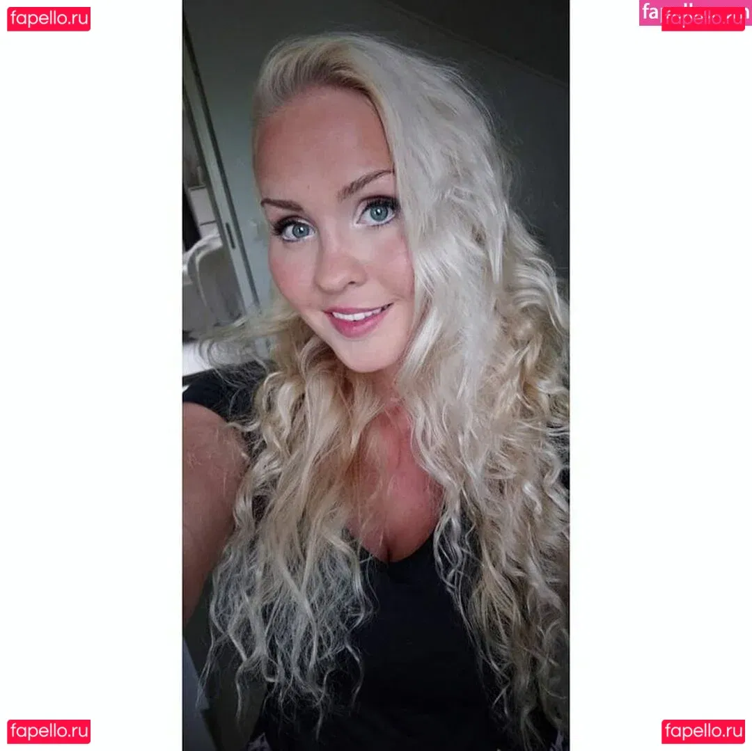 Emilia Linden Onlyfans Photo Gallery 