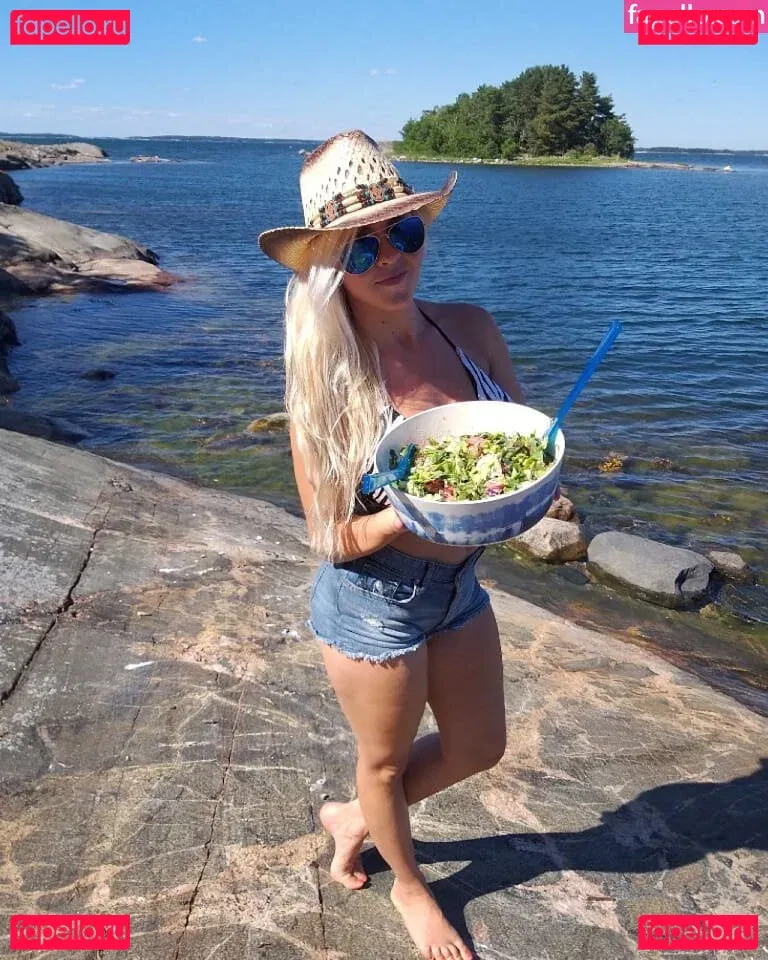 Emilia Linden Onlyfans Photo Gallery 