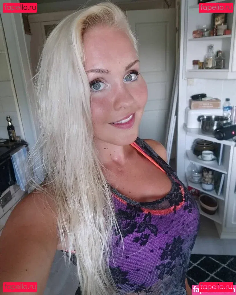 Emilia Linden Onlyfans Photo Gallery 