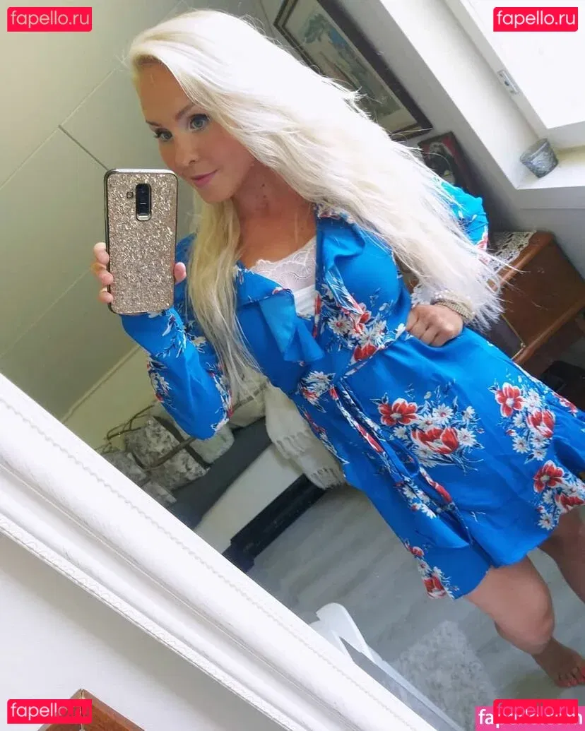 Emilia Linden Onlyfans Photo Gallery 