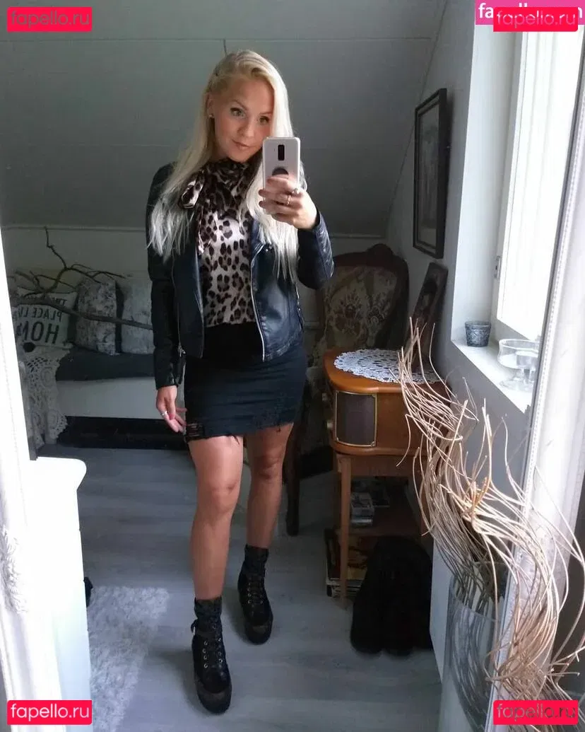 Emilia Linden Onlyfans Photo Gallery 