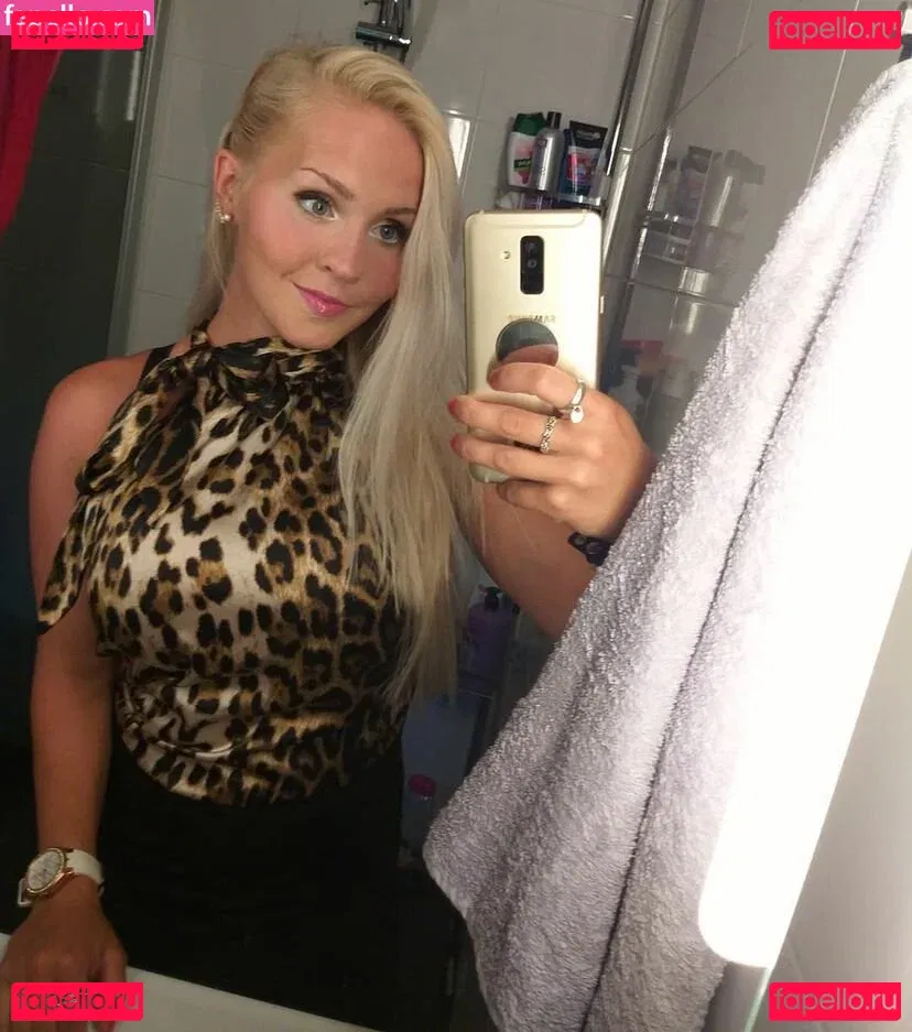 Emilia Linden Onlyfans Photo Gallery 