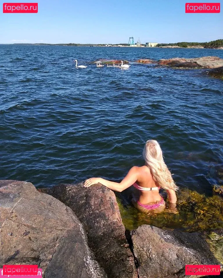 Emilia Linden Onlyfans Photo Gallery 