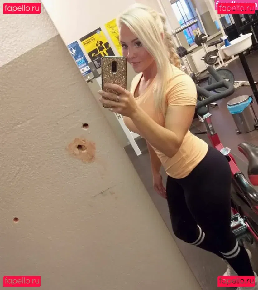 Emilia Linden Onlyfans Photo Gallery 