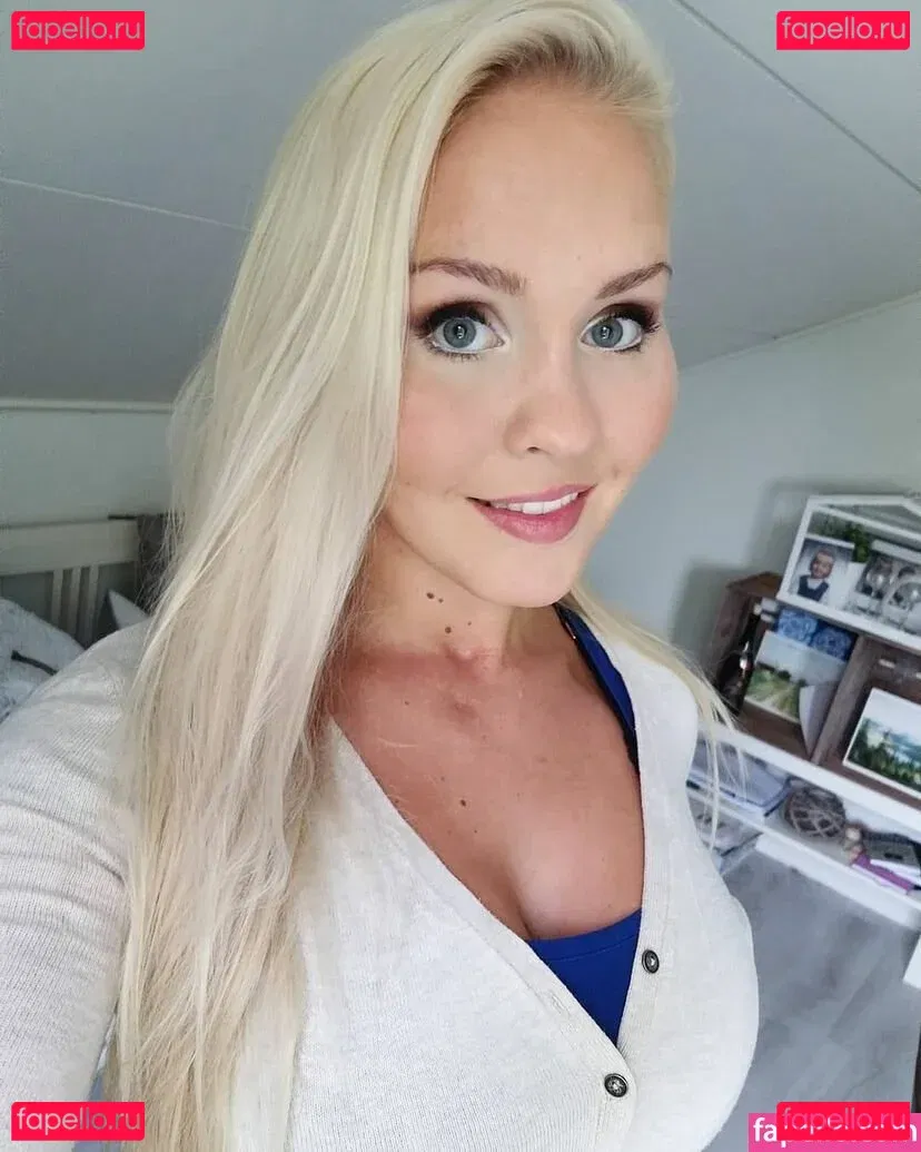 Emilia Linden Onlyfans Photo Gallery 