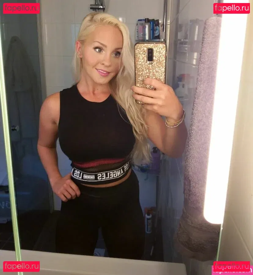 Emilia Linden Onlyfans Photo Gallery 