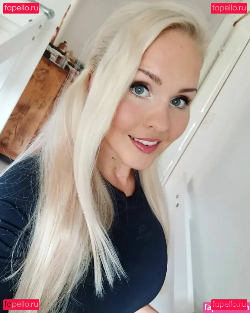 Emilia Linden Onlyfans Photo Gallery 