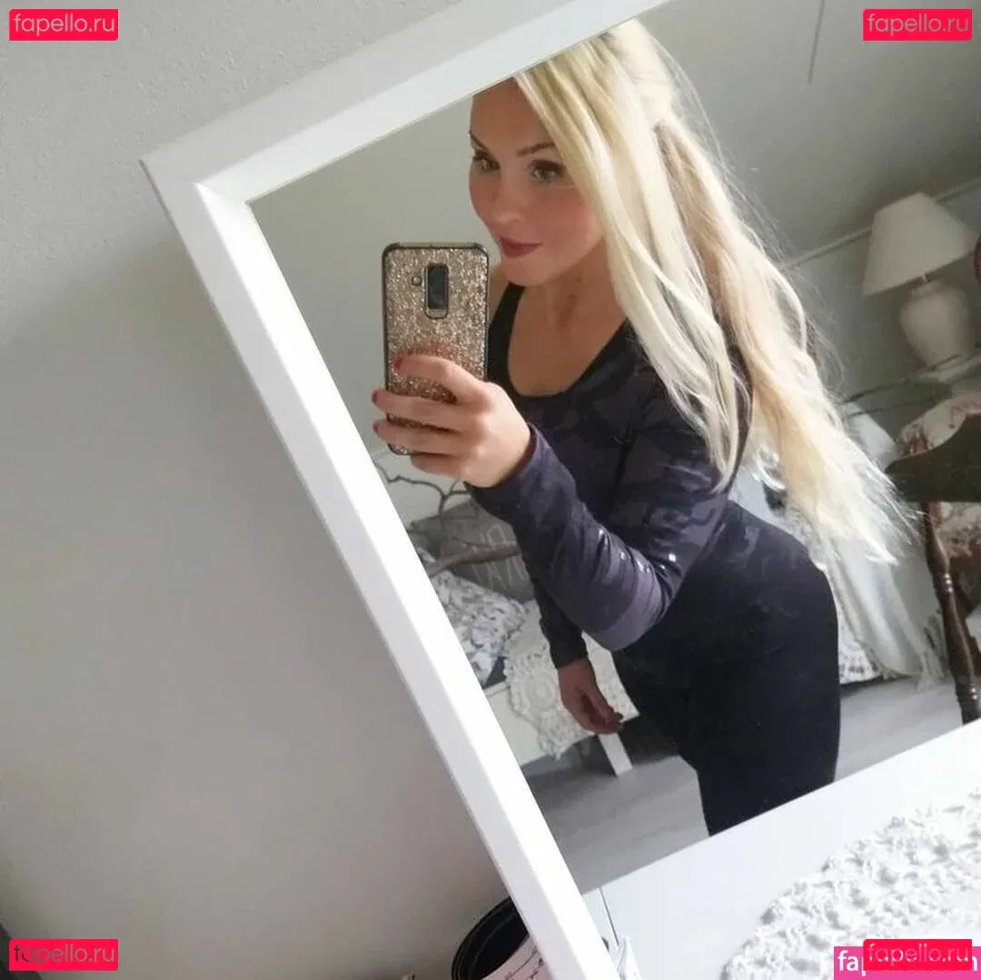 Emilia Linden Onlyfans Photo Gallery 