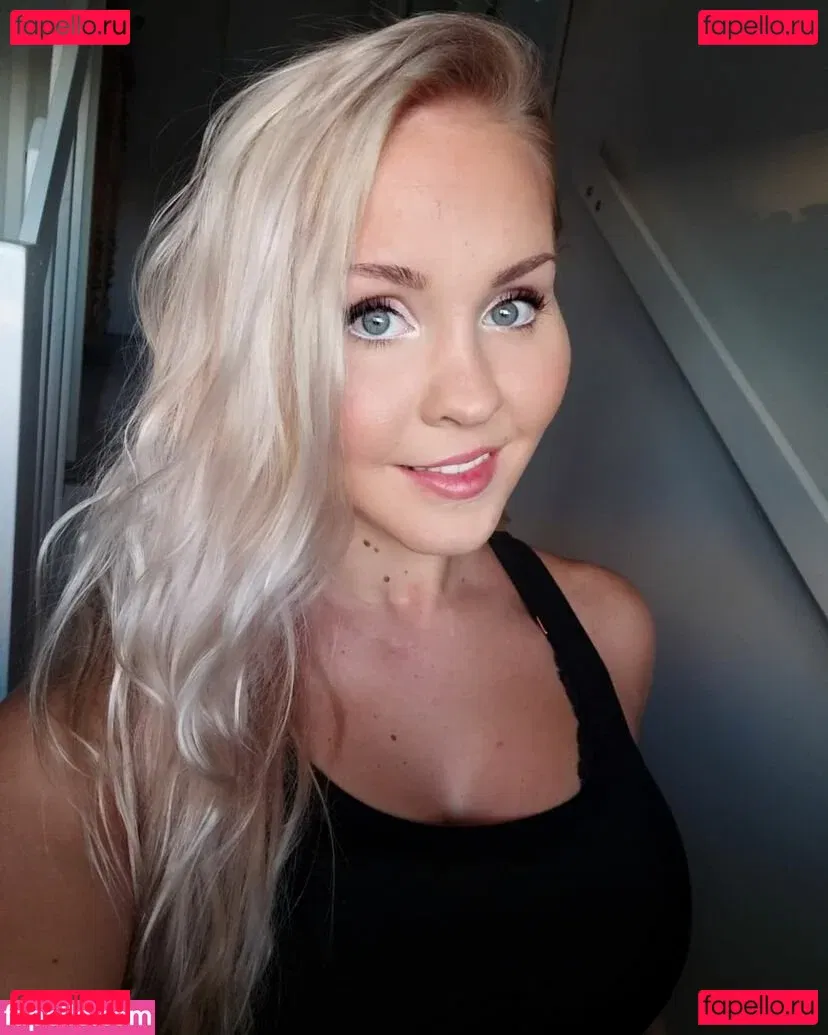 Emilia Linden Onlyfans Photo Gallery 