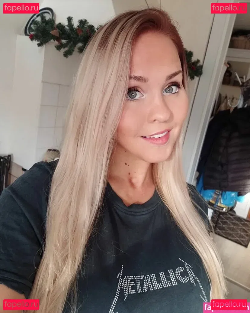 Emilia Linden Onlyfans Photo Gallery 