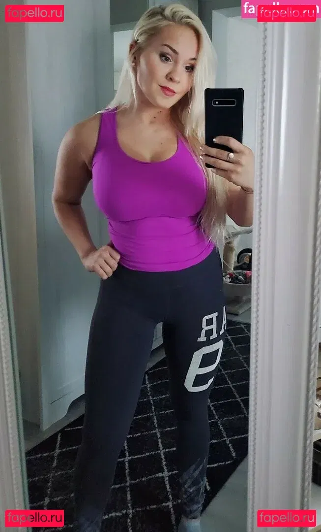 Emilia Linden Onlyfans Photo Gallery 