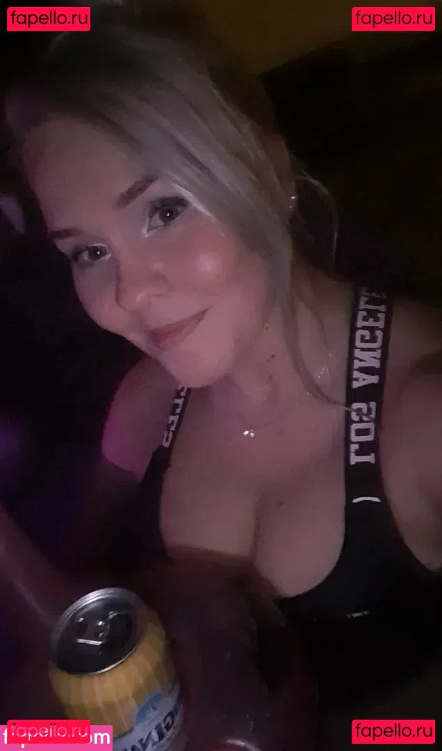 Emilia Linden Onlyfans Photo Gallery 